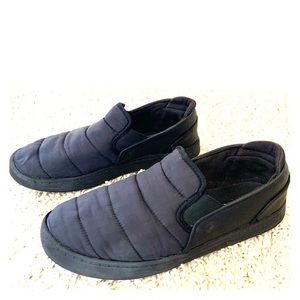 Black casual tennis slip on
